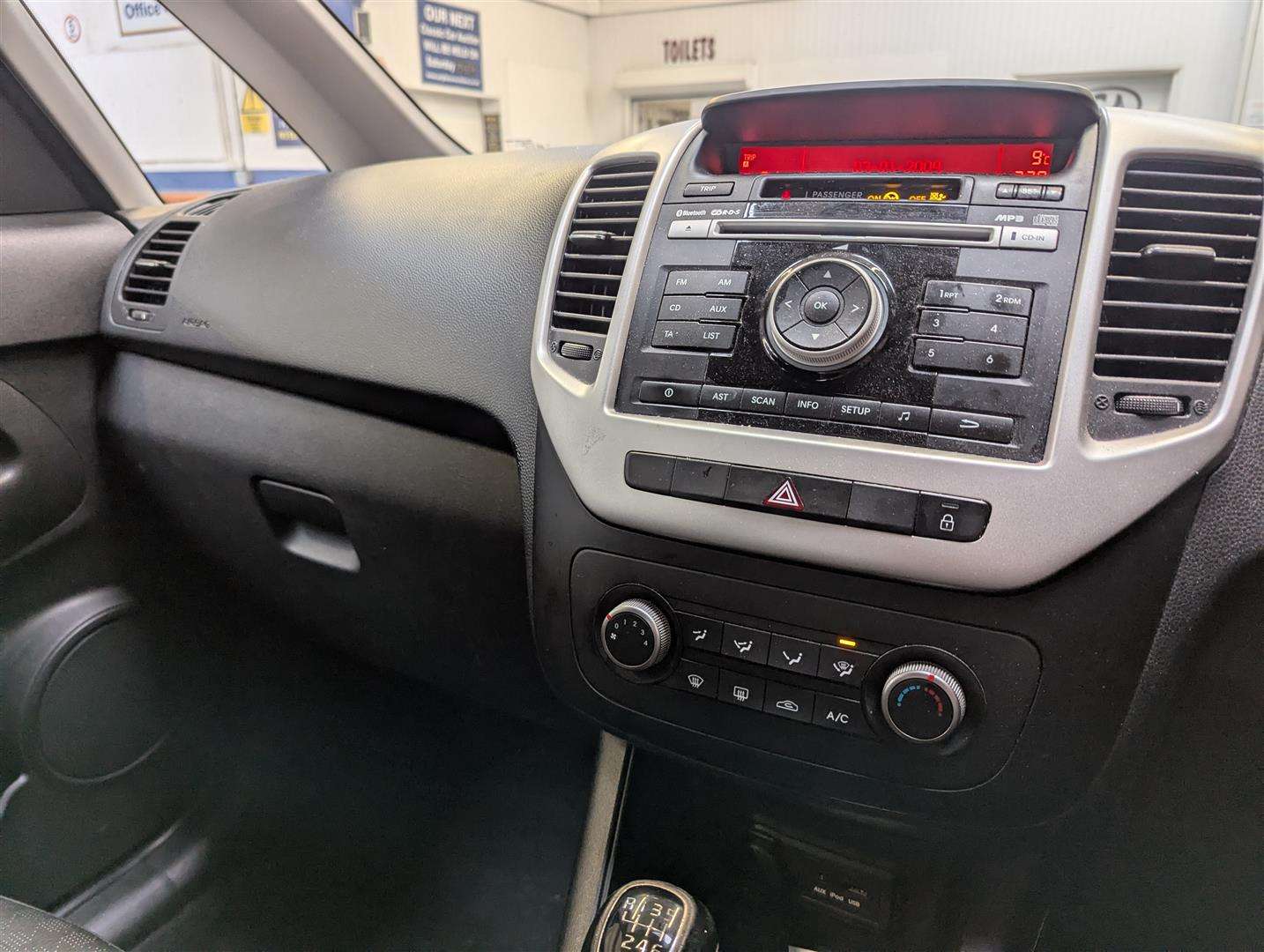 <p>2015 KIA VENGA SR7 CRDI</p>