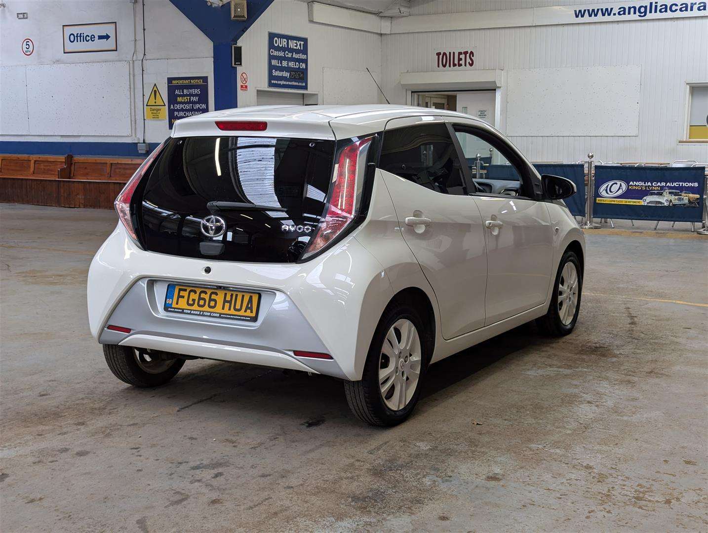 <p>2016 TOYOTA AYGO X-PURE VVT-I</p>