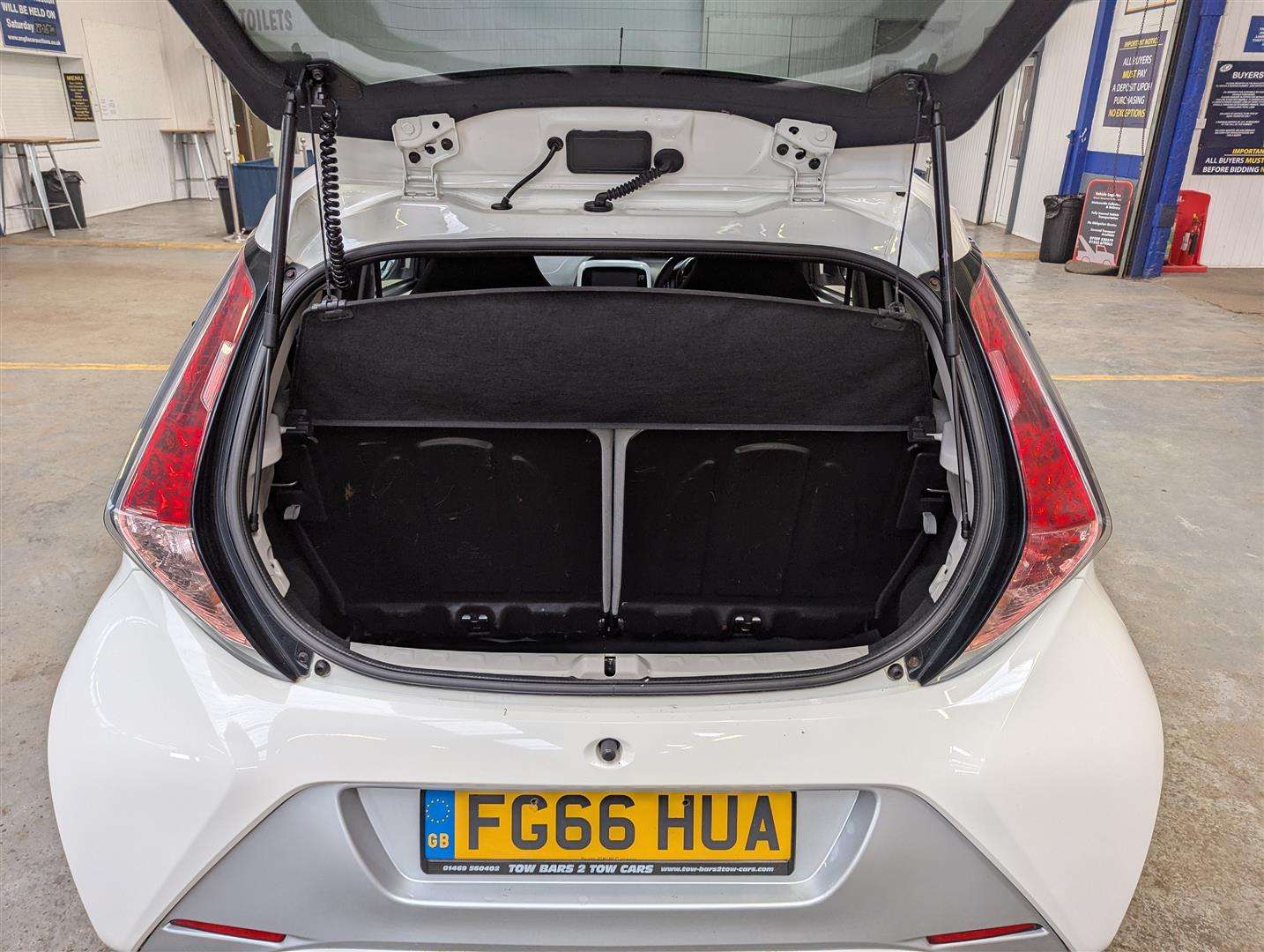 <p>2016 TOYOTA AYGO X-PURE VVT-I</p>