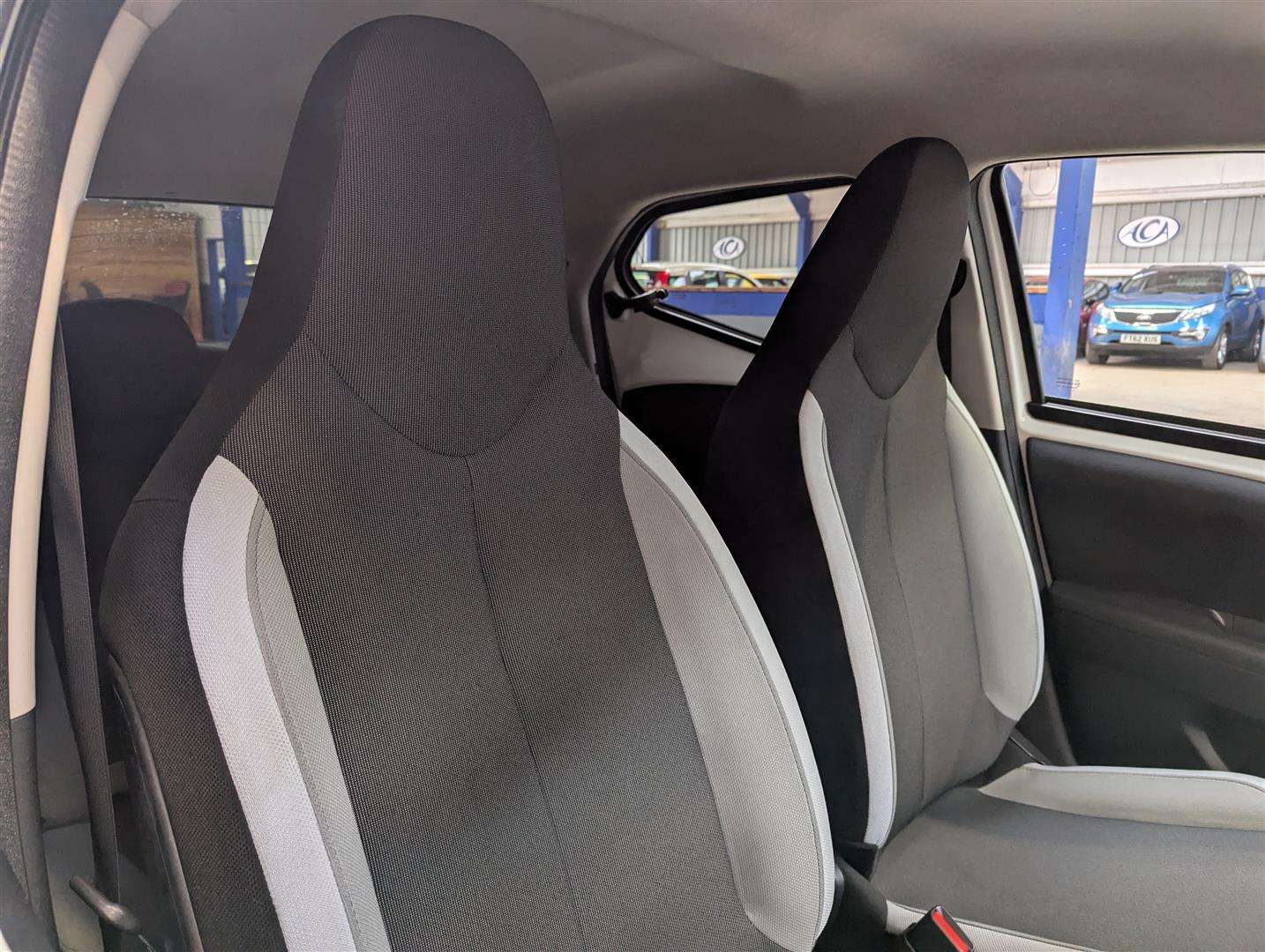 <p>2016 TOYOTA AYGO X-PURE VVT-I</p>