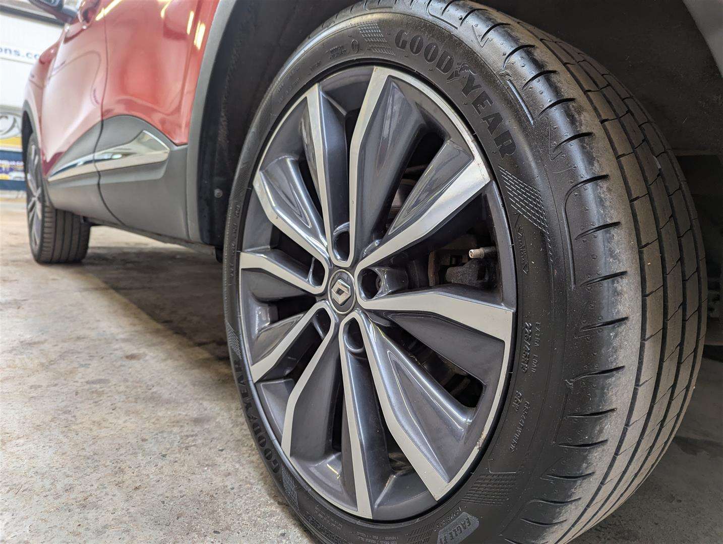 <p>2019 RENAULT KADJAR ICONIC TCE</p>