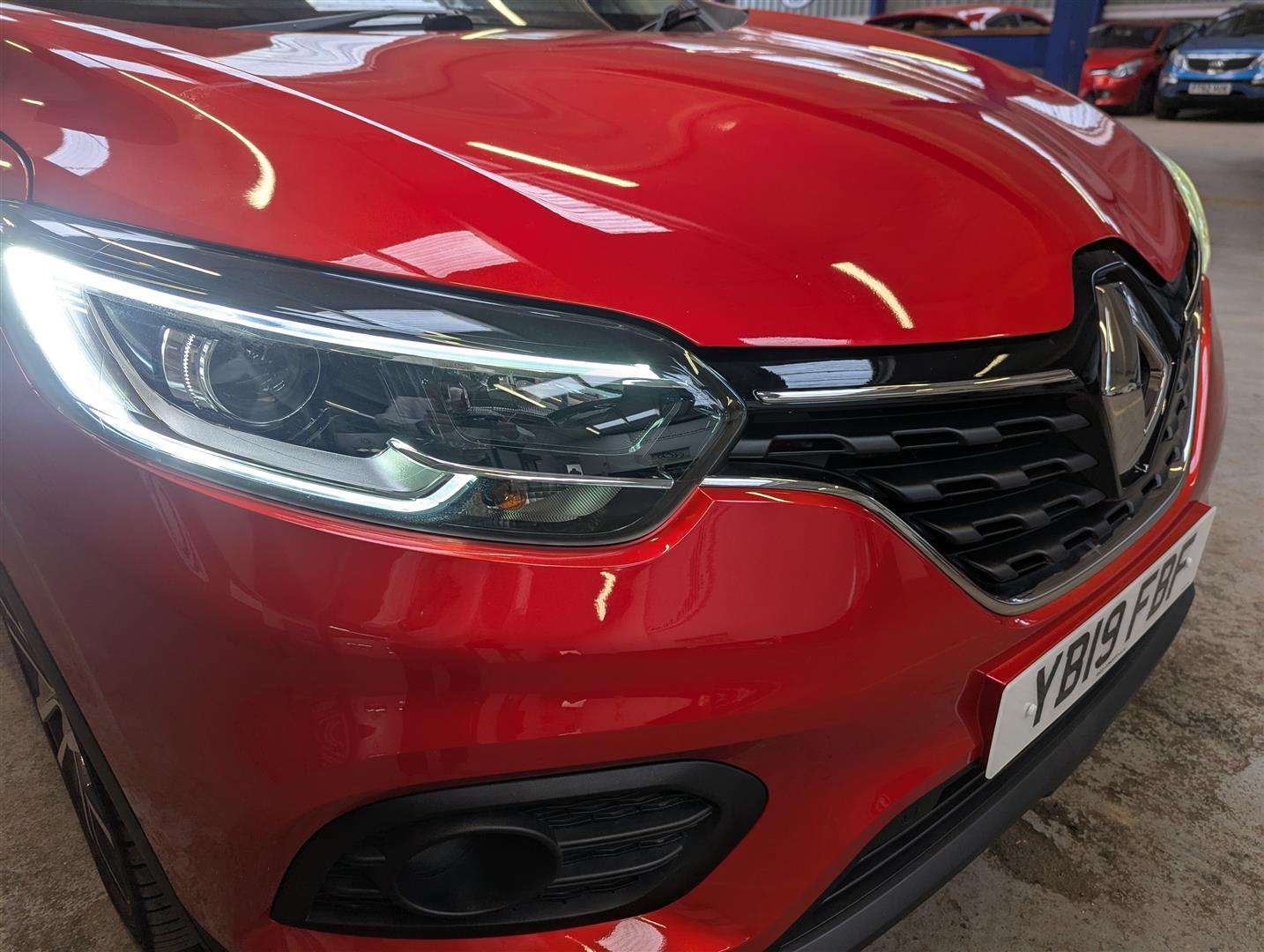<p>2019 RENAULT KADJAR ICONIC TCE</p>