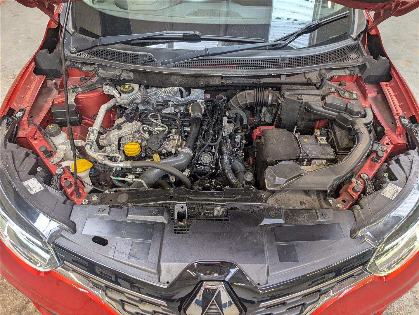 <p>2019 RENAULT KADJAR ICONIC TCE</p>