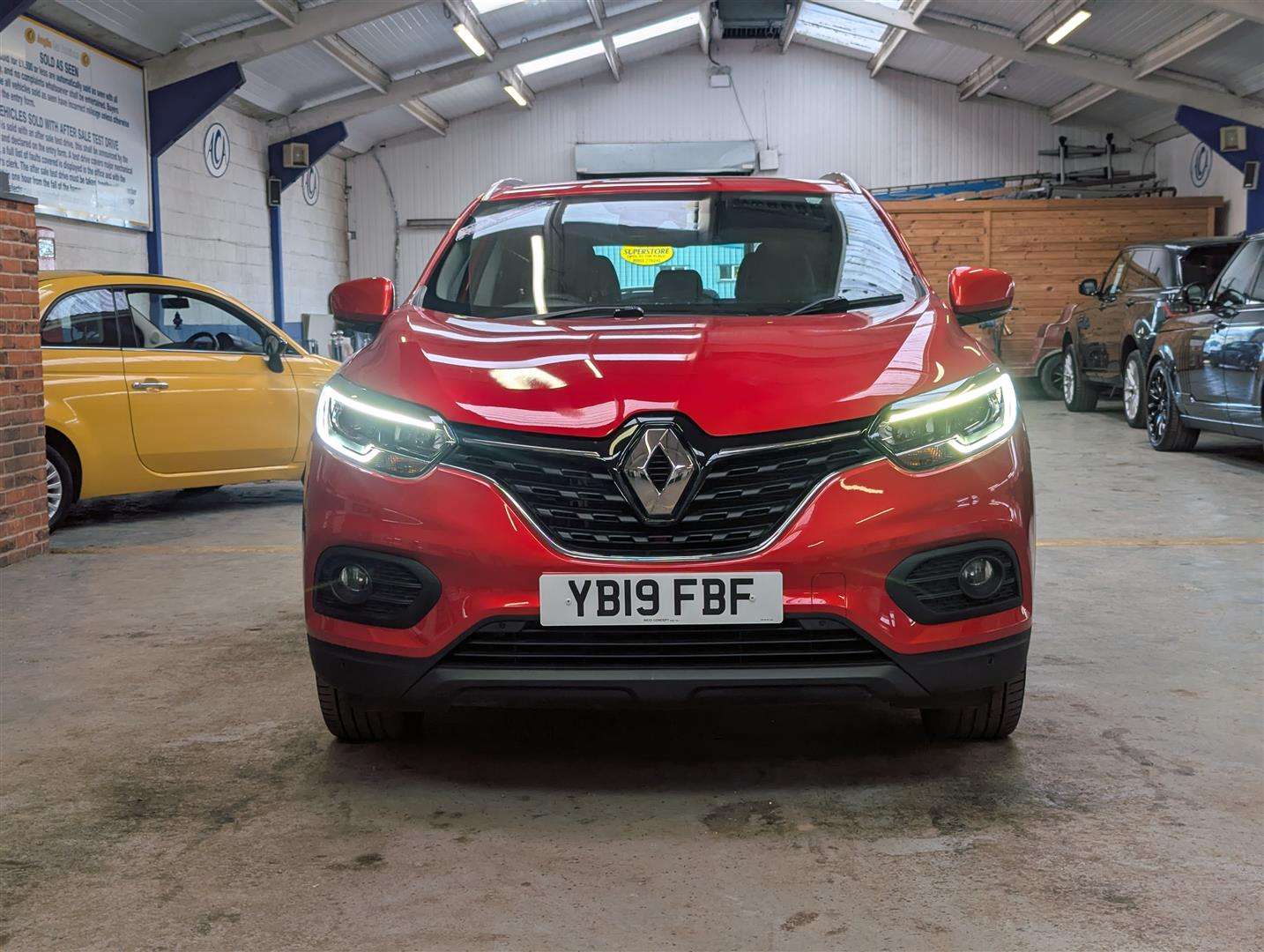 <p>2019 RENAULT KADJAR ICONIC TCE</p>