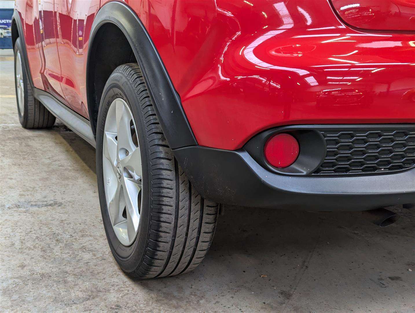 <p>2017 NISSAN JUKE VISIA</p>
