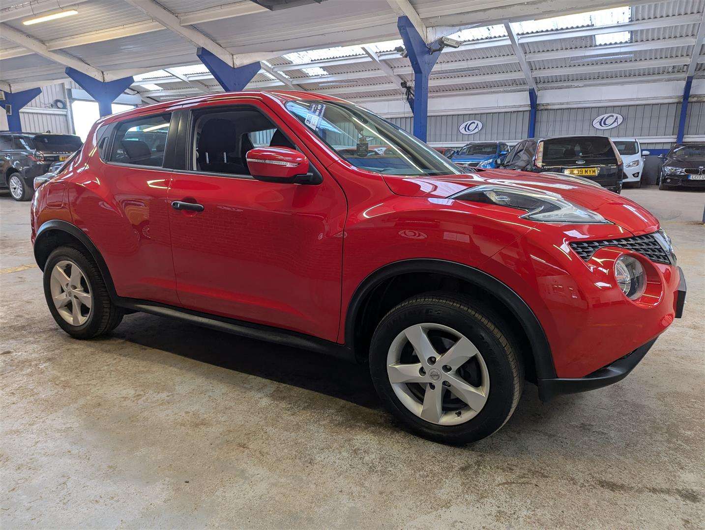 <p>2017 NISSAN JUKE VISIA</p>