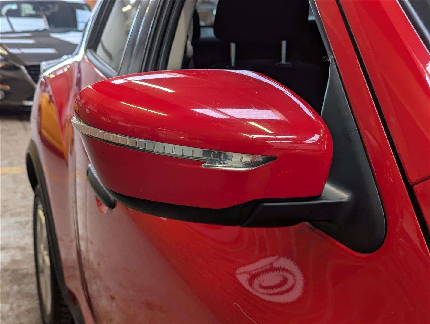 <p>2017 NISSAN JUKE VISIA</p>