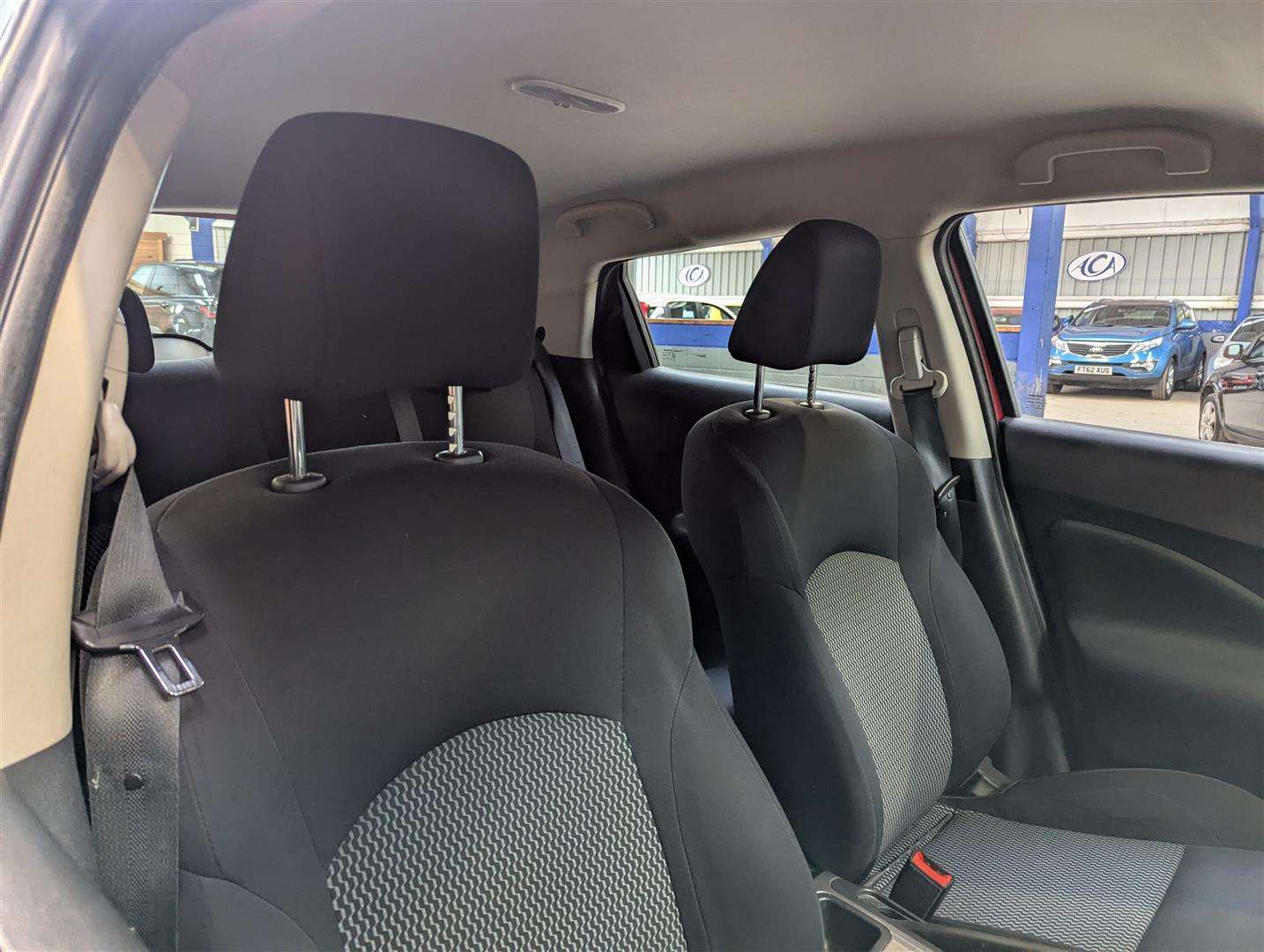 <p>2017 NISSAN JUKE VISIA</p>