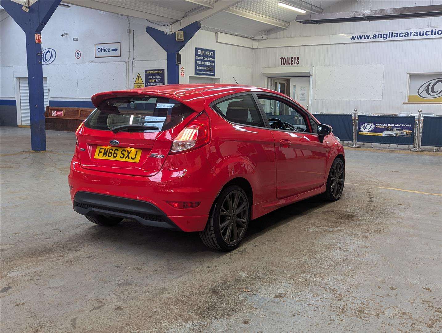 <p>2017 FORD FIESTA ST-LINE</p>