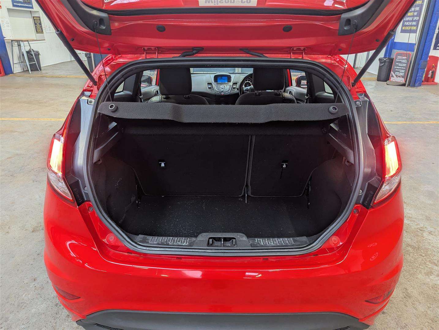 <p>2017 FORD FIESTA ST-LINE</p>