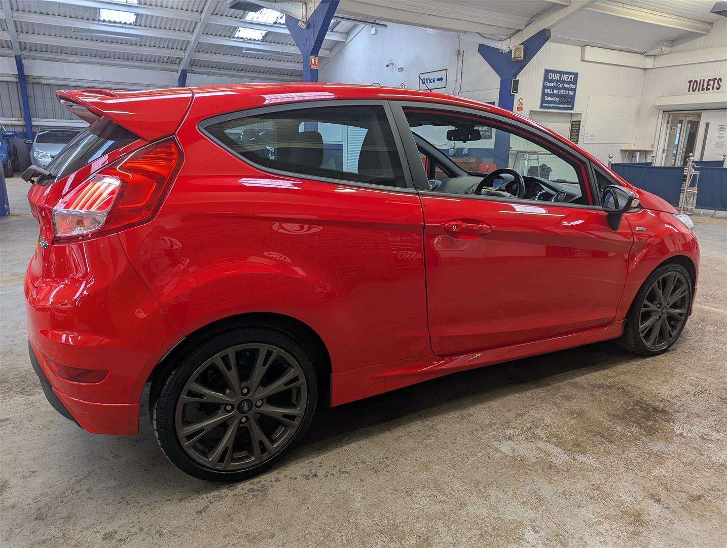 <p>2017 FORD FIESTA ST-LINE</p>