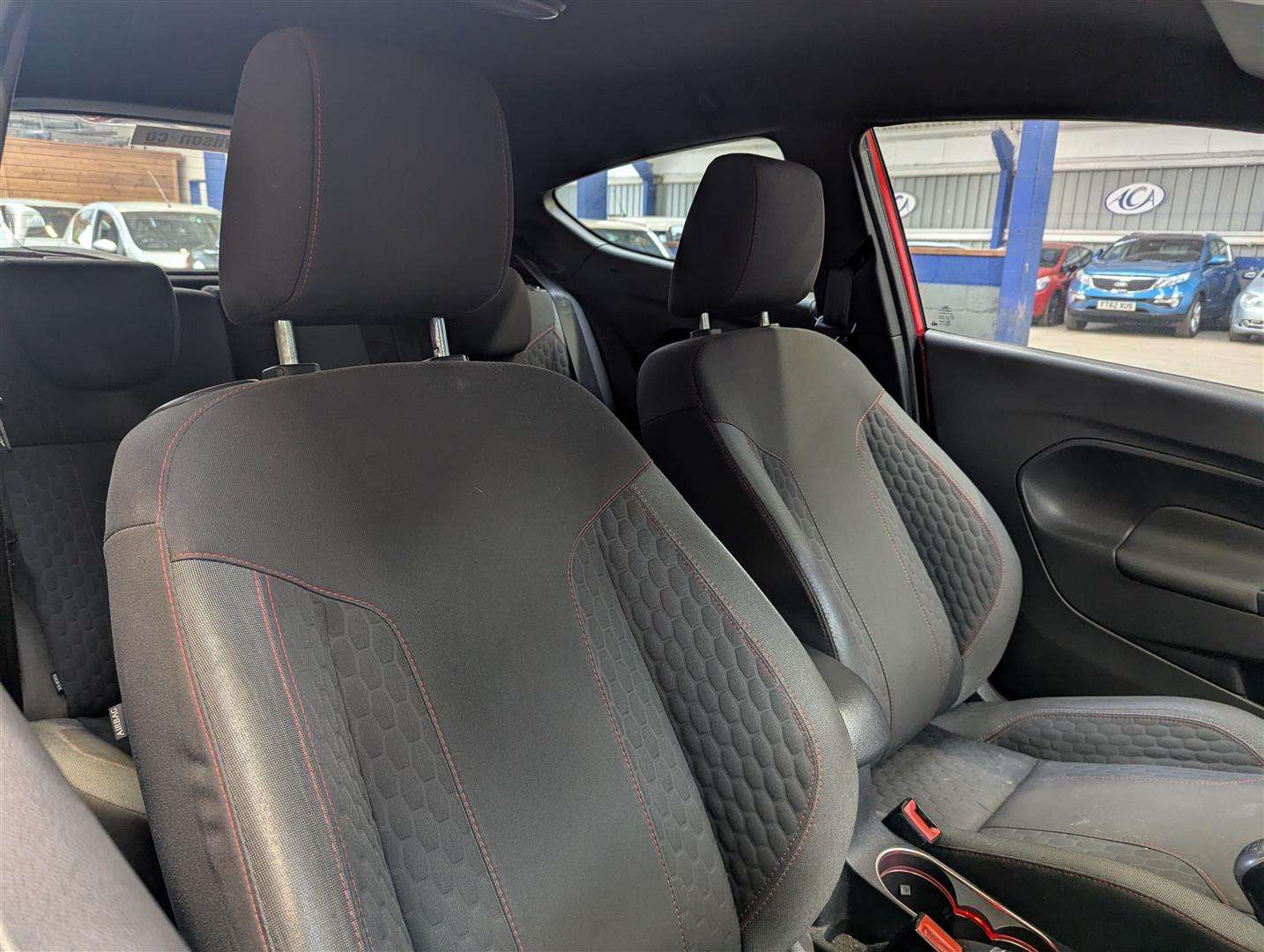 <p>2017 FORD FIESTA ST-LINE</p>