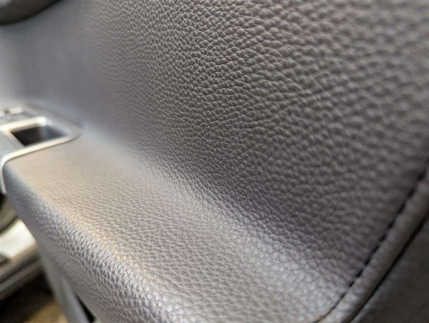 <p>2004 VOLVO V50</p>