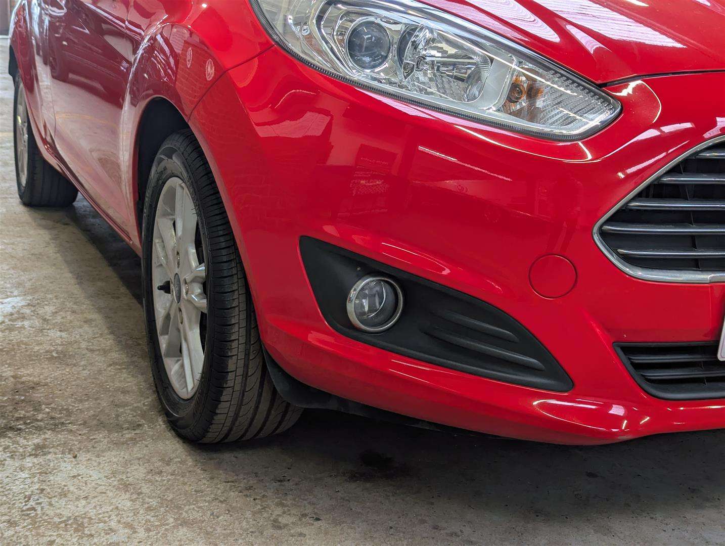 <p>2015 FORD FIESTA ZETEC</p>