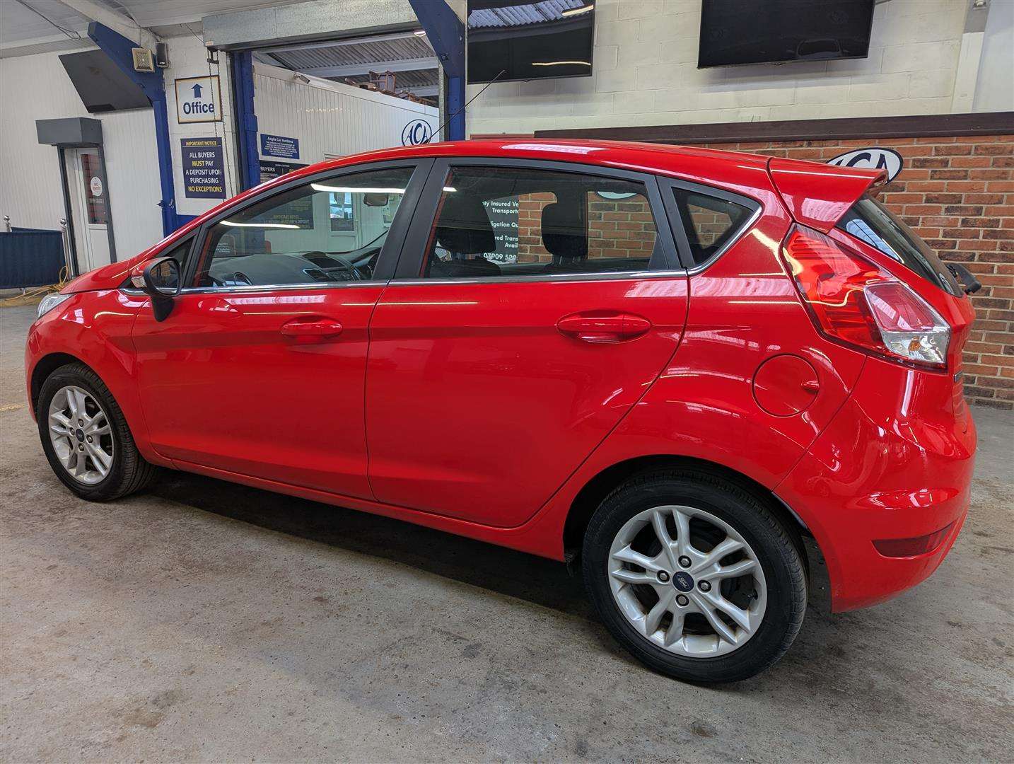 <p>2015 FORD FIESTA ZETEC</p>