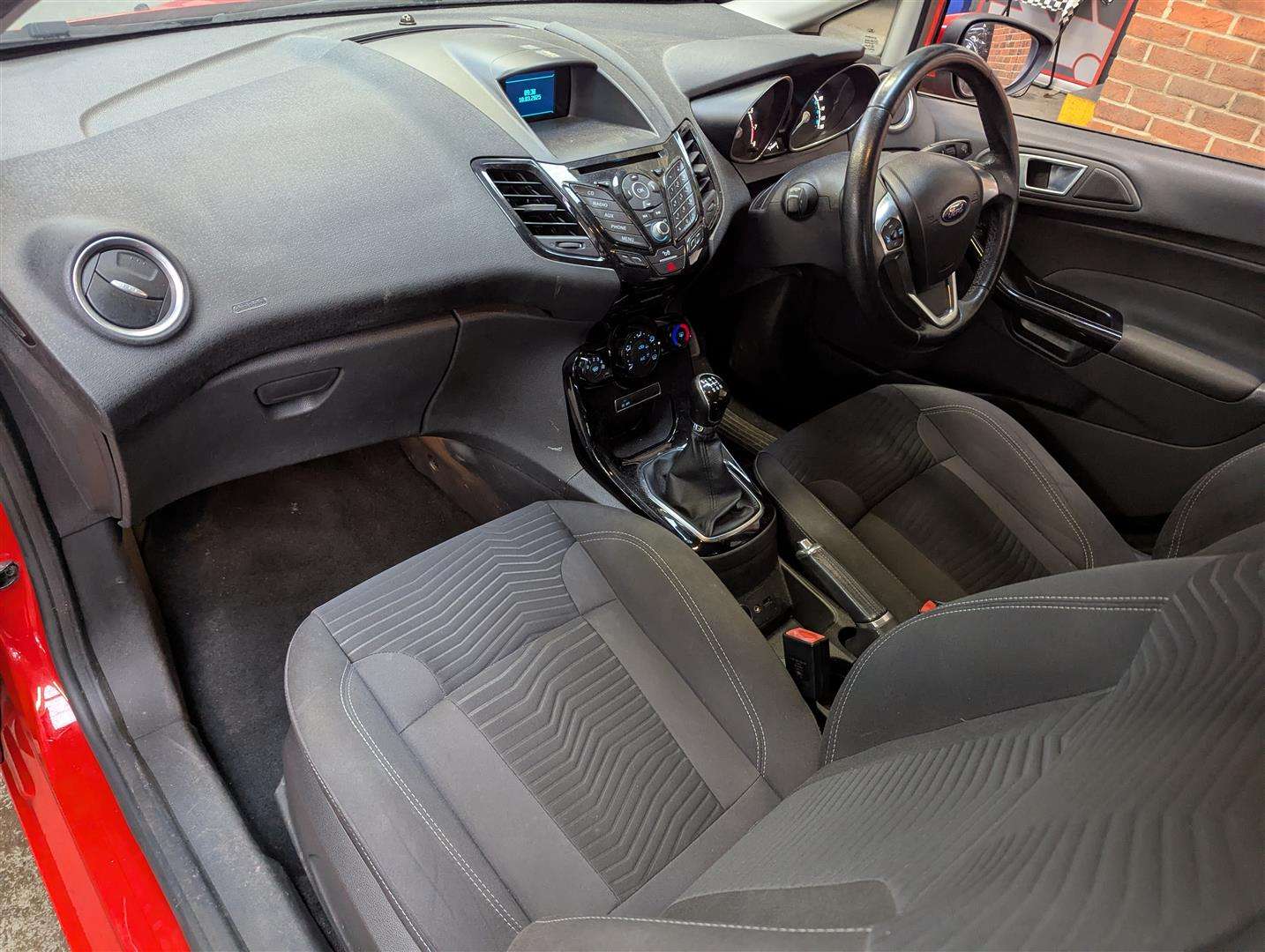 <p>2015 FORD FIESTA ZETEC</p>