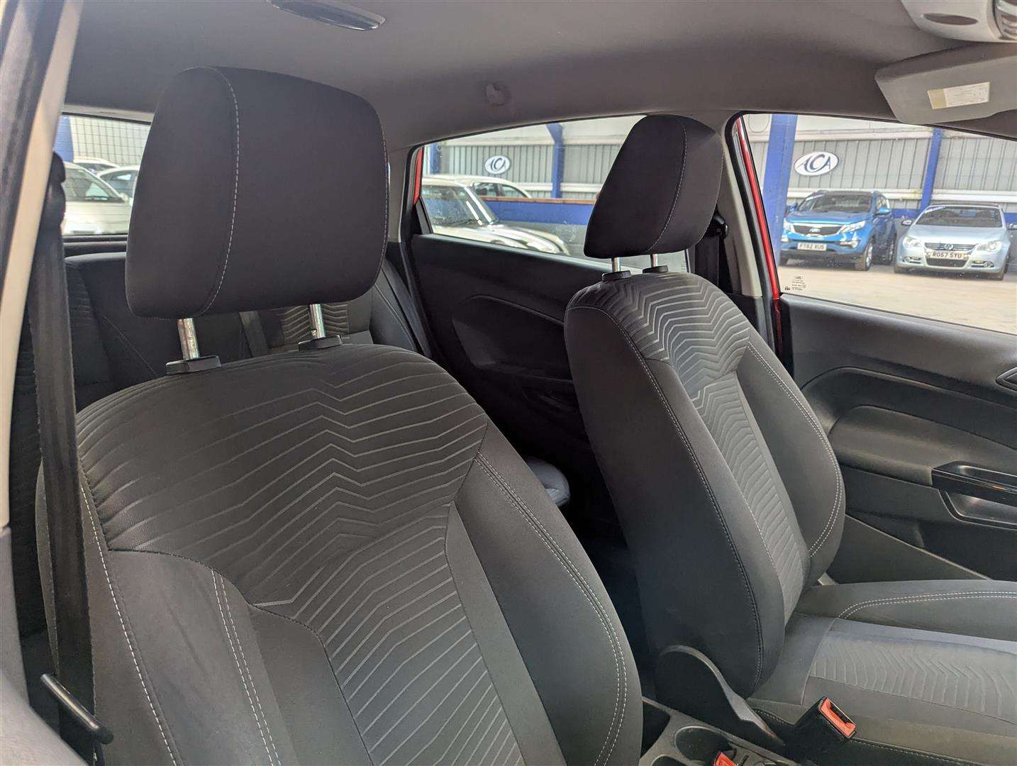 <p>2015 FORD FIESTA ZETEC</p>