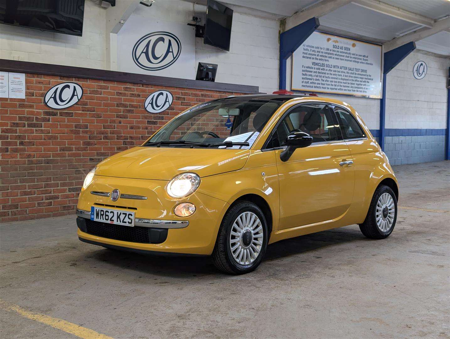 <p>2012 FIAT 500 LOUNGE RHD</p>