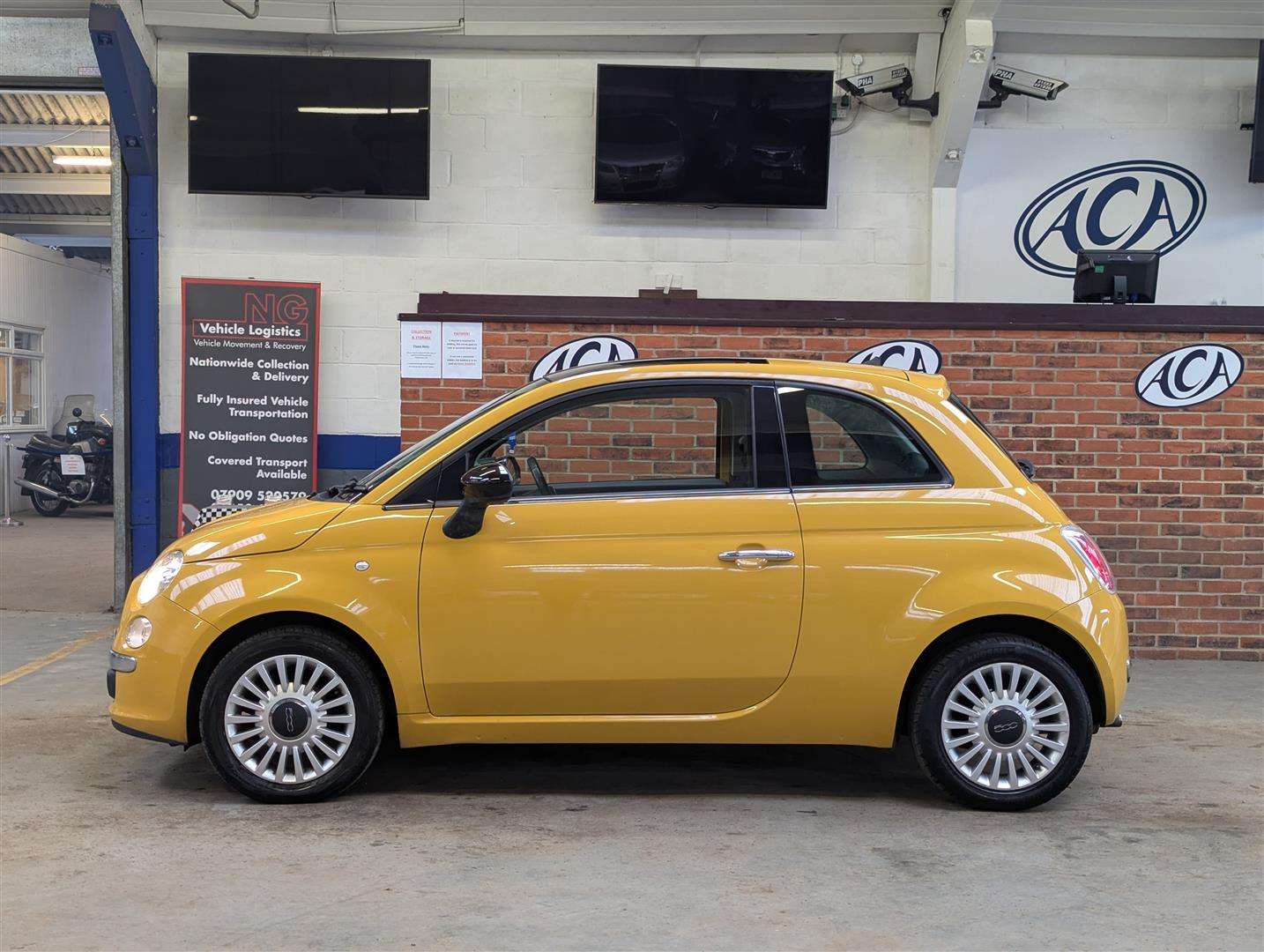 <p>2012 FIAT 500 LOUNGE RHD</p>