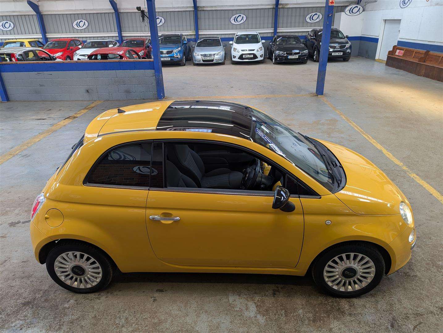 <p>2012 FIAT 500 LOUNGE RHD</p>