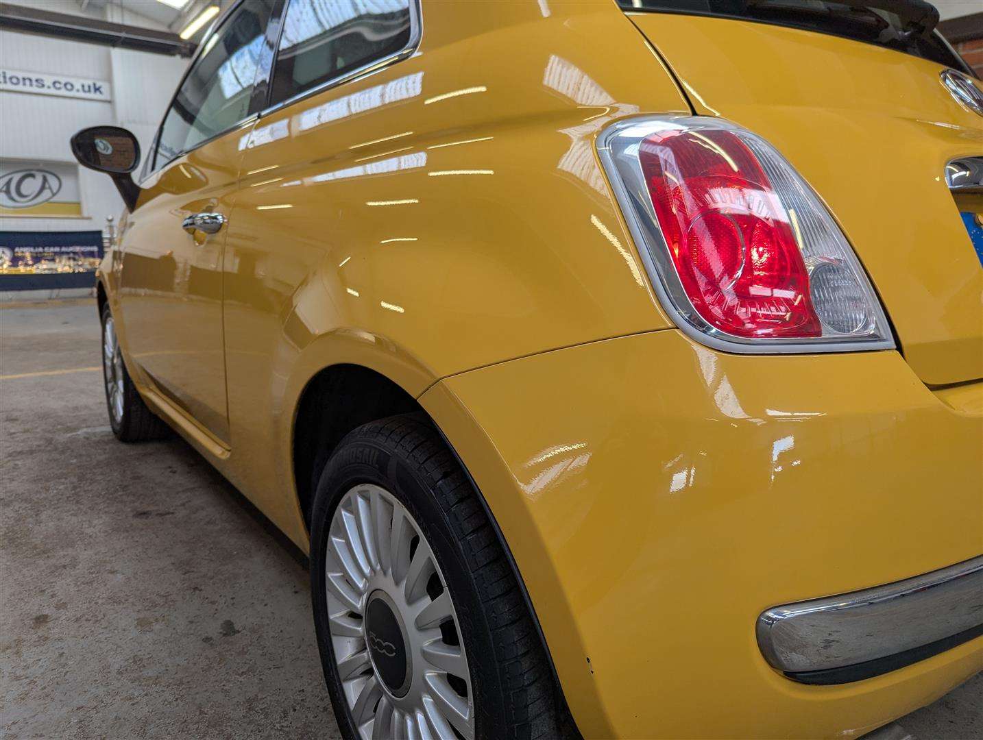 <p>2012 FIAT 500 LOUNGE RHD</p>