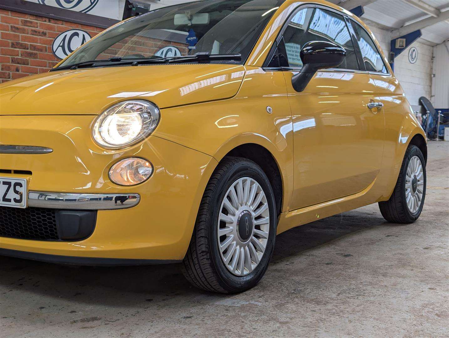 <p>2012 FIAT 500 LOUNGE RHD</p>