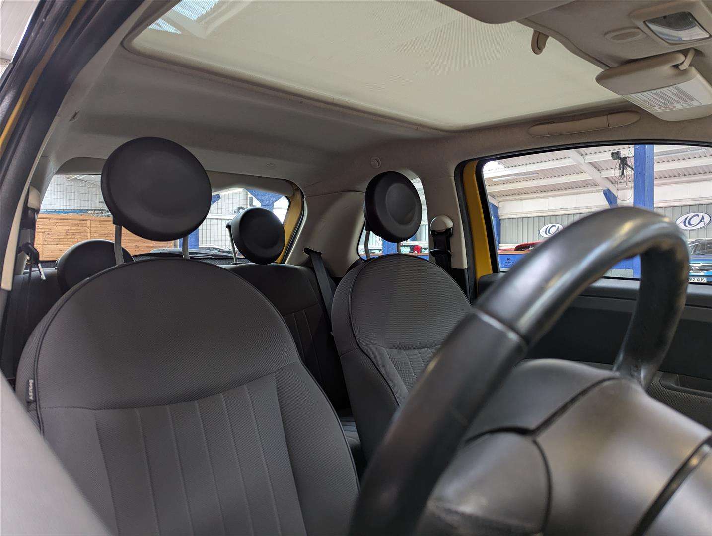 <p>2012 FIAT 500 LOUNGE RHD</p>