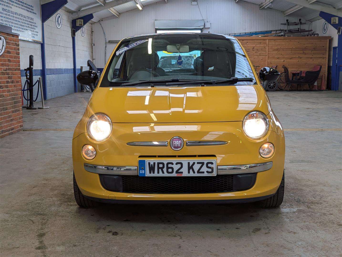 <p>2012 FIAT 500 LOUNGE RHD</p>