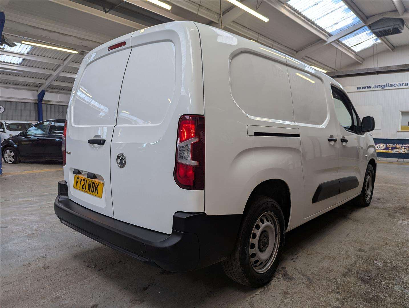 <p>2021 VAUXHALL COMBO 2300 EDITION TD S/S CREW BUS</p>