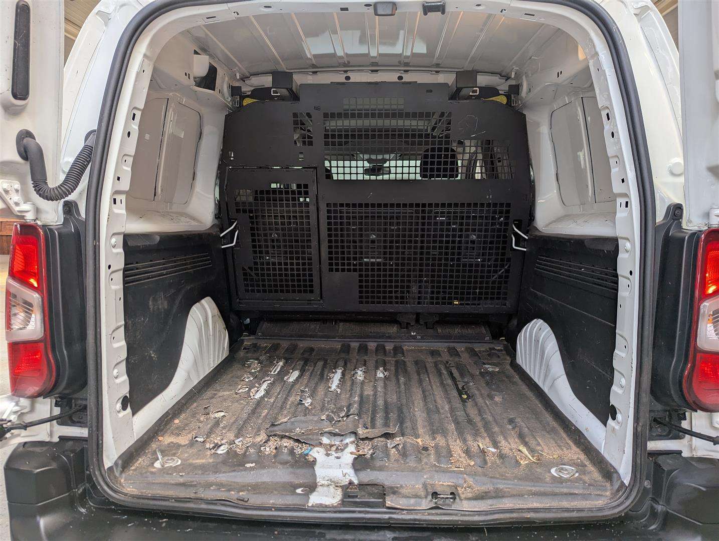 <p>2021 VAUXHALL COMBO 2300 EDITION TD S/S CREW BUS</p>