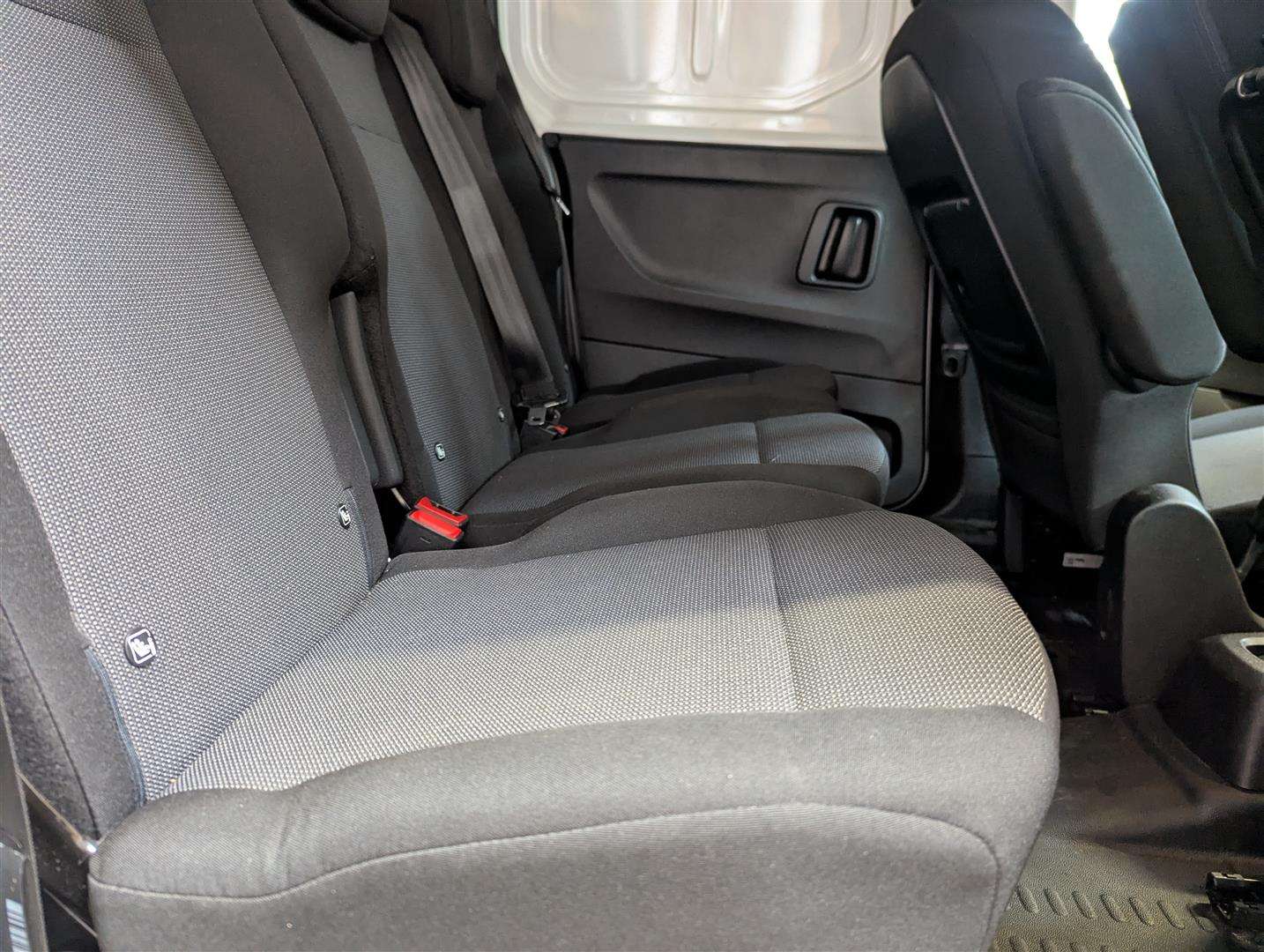 <p>2021 VAUXHALL COMBO 2300 EDITION TD S/S CREW BUS</p>