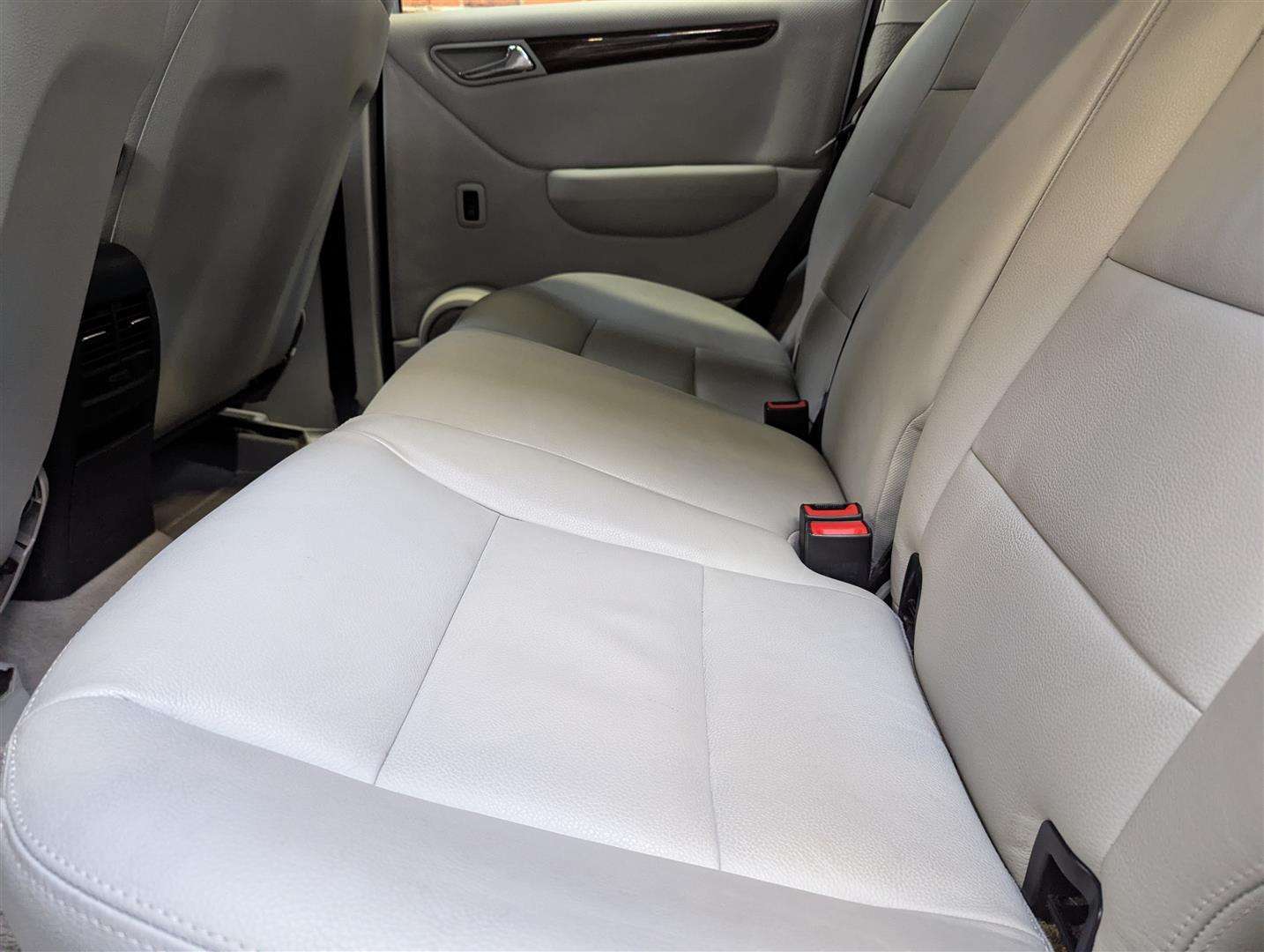 <p>2008 MERCEDES A170 ELEGANCE SE CVT</p>