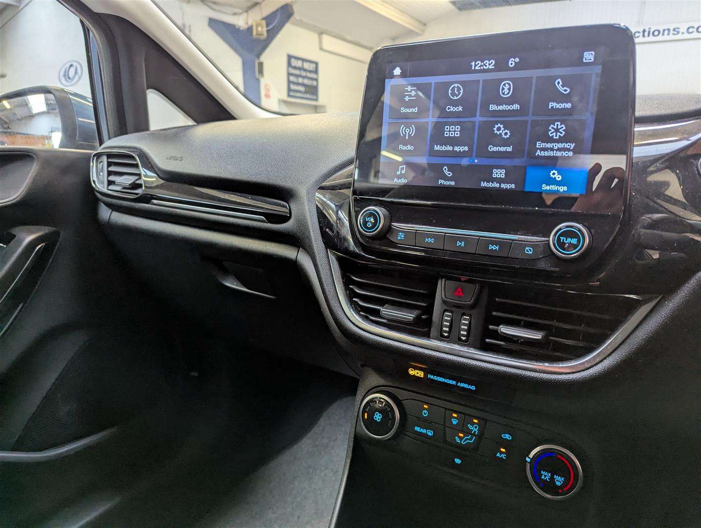 <p>2018 FORD FIESTA ZETEC</p>