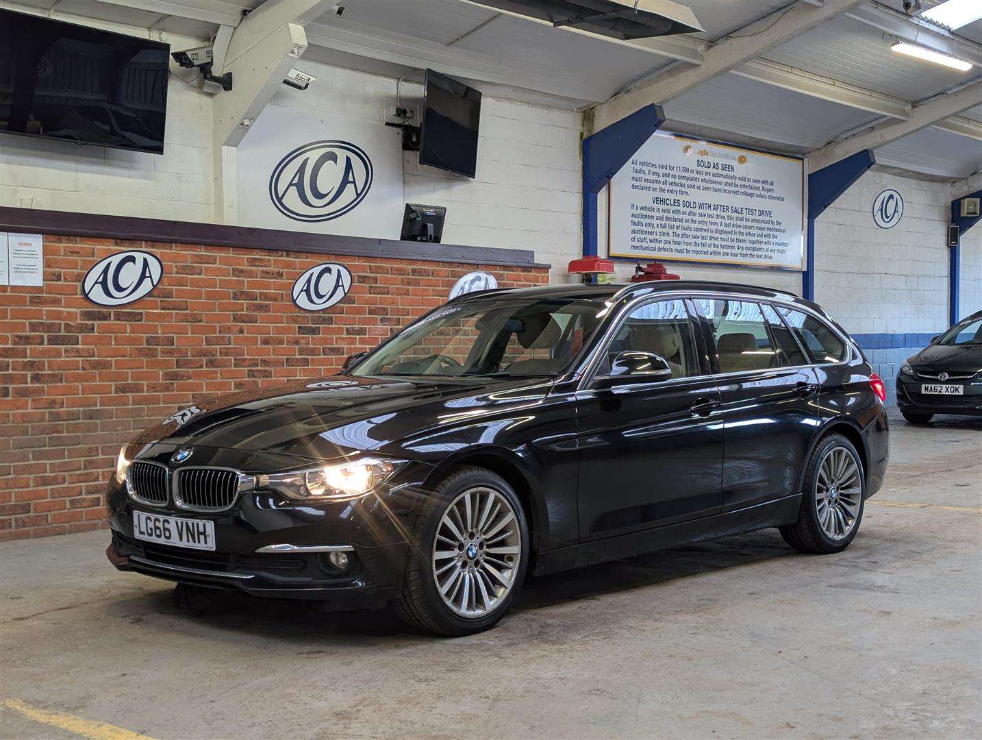 <p>2016 BMW 320D LUXURY AUTO</p>