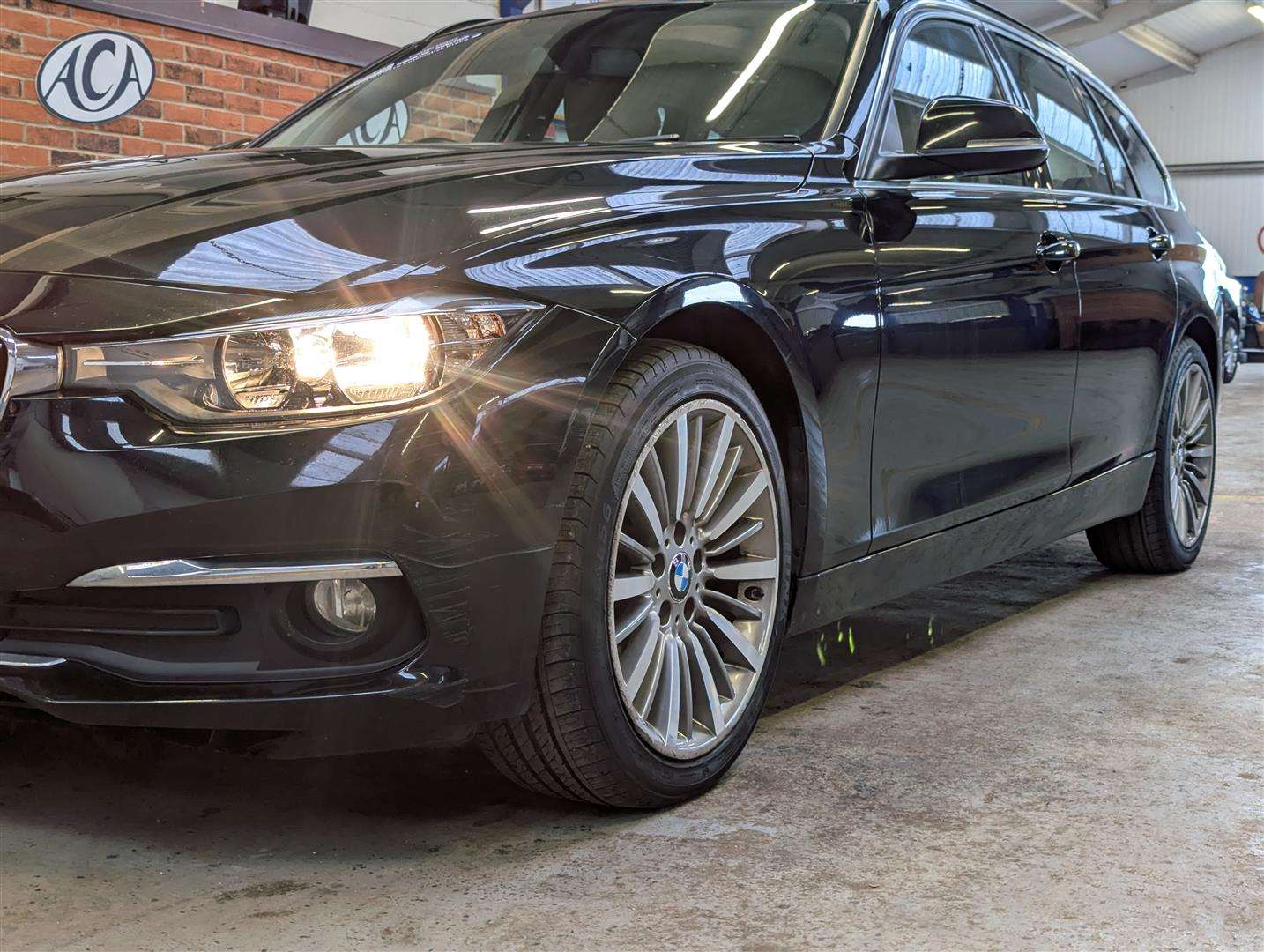 <p>2016 BMW 320D LUXURY AUTO</p>