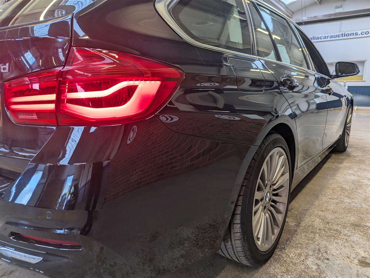 <p>2016 BMW 320D LUXURY AUTO</p>