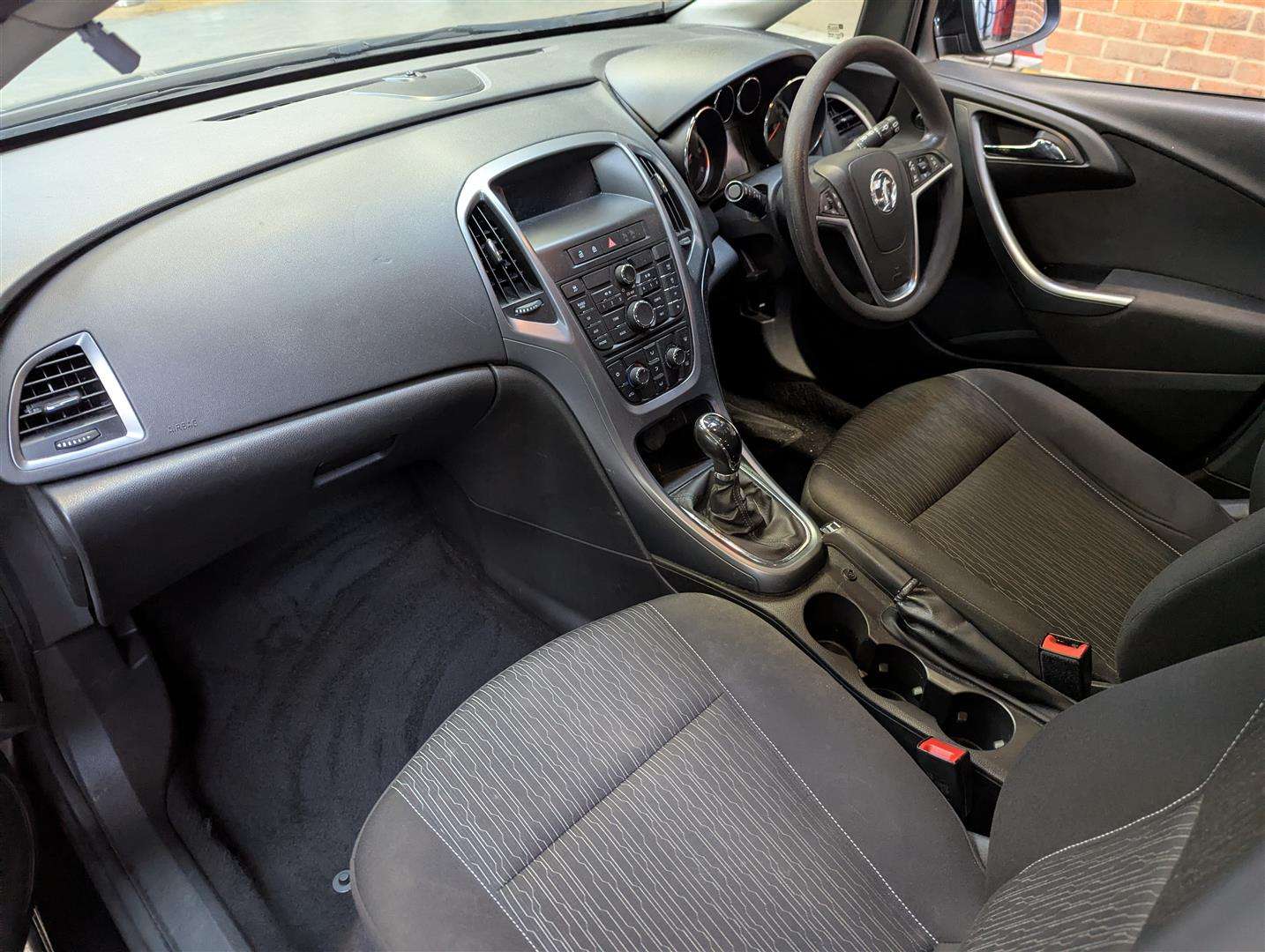 <p>2012 VAUXHALL ASTRA EXCLUSIV CDTI</p>