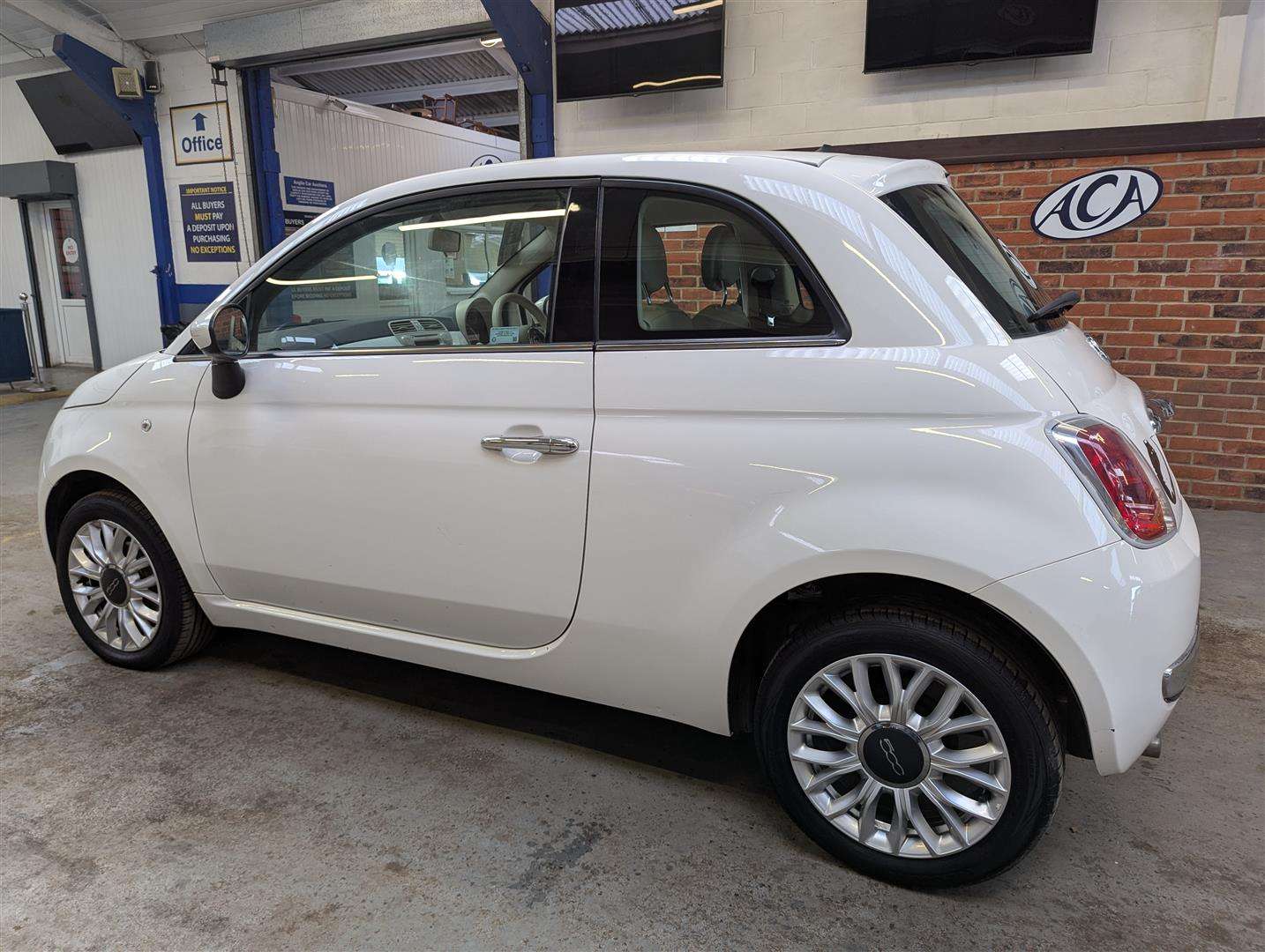 <p>2015 FIAT 500 POP STAR</p>