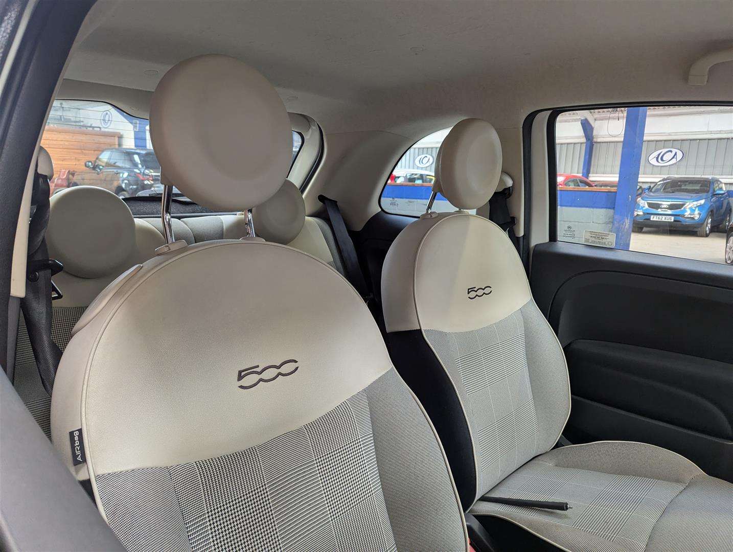 <p>2015 FIAT 500 POP STAR</p>