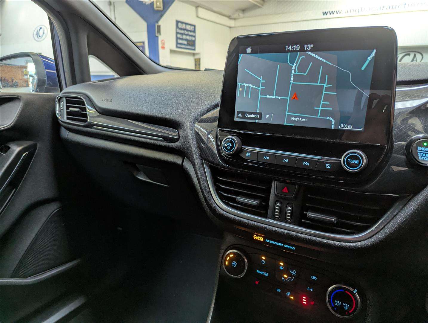 <p>2018 FORD FIESTA ST-LINE TURBO</p>
