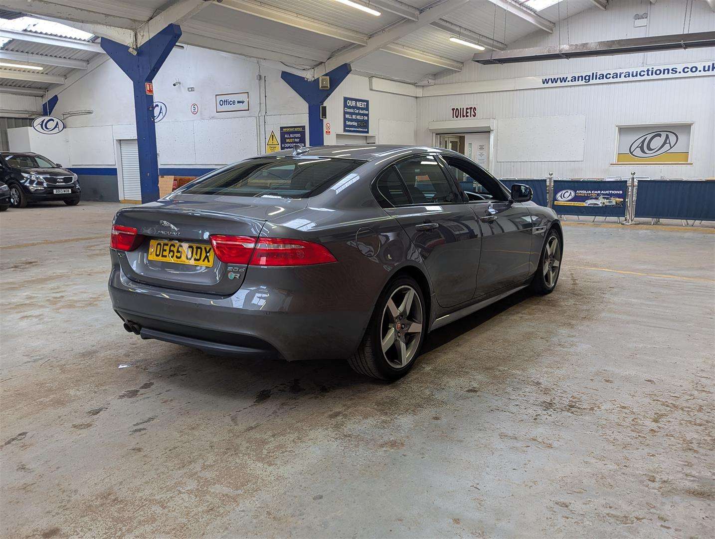 <p>2015 JAGUAR XE R-SPORT D AUTO</p>