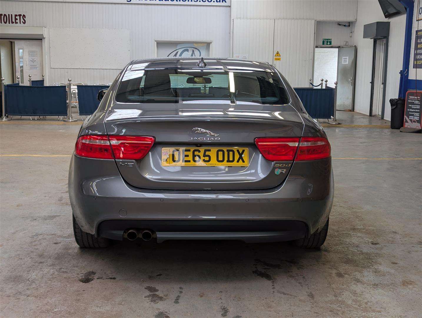<p>2015 JAGUAR XE R-SPORT D AUTO</p>