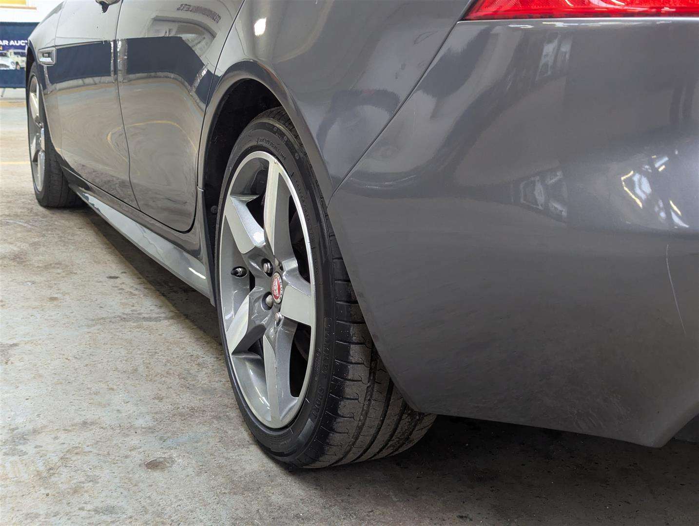 <p>2015 JAGUAR XE R-SPORT D AUTO</p>
