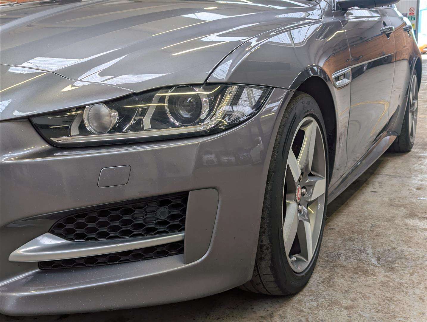 <p>2015 JAGUAR XE R-SPORT D AUTO</p>