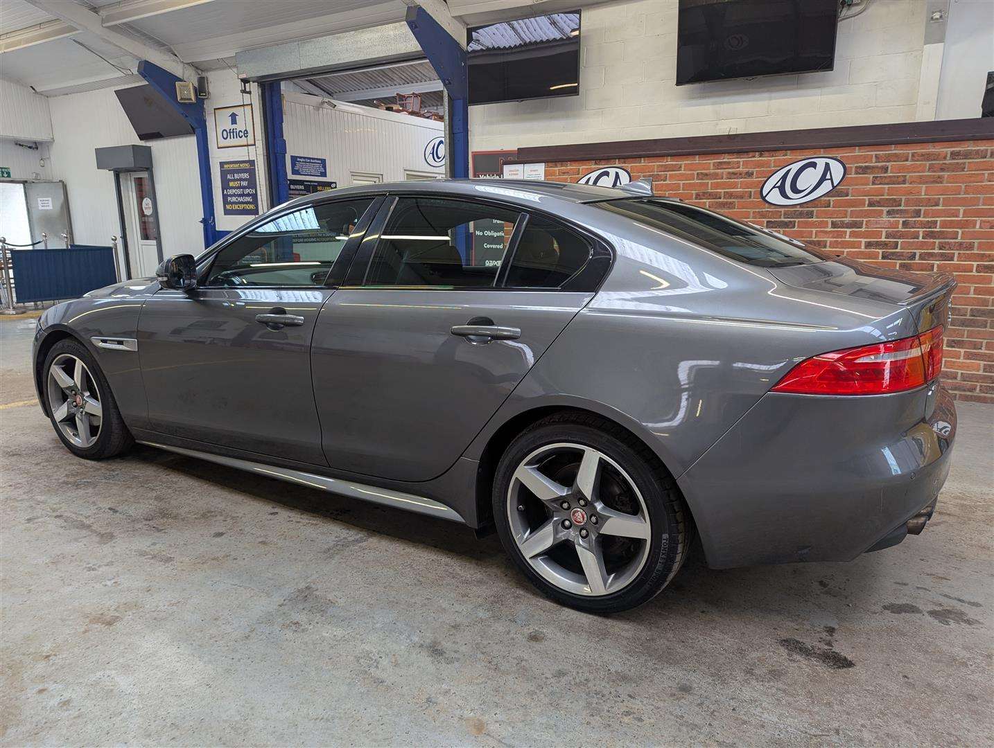 <p>2015 JAGUAR XE R-SPORT D AUTO</p>