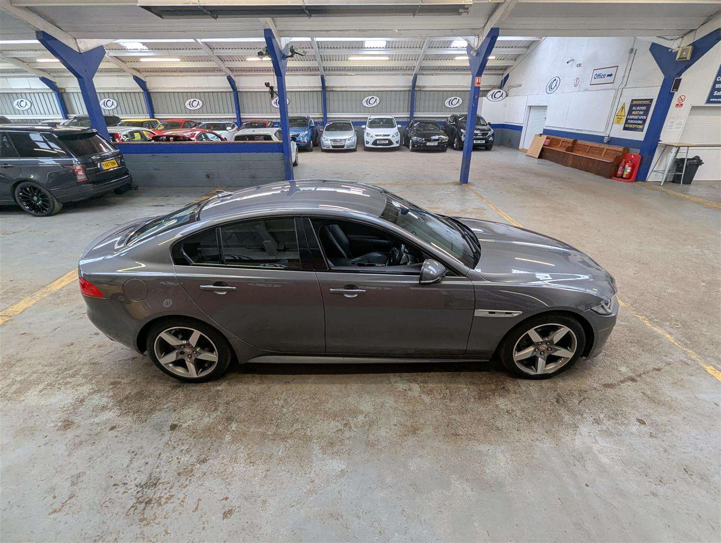 <p>2015 JAGUAR XE R-SPORT D AUTO</p>