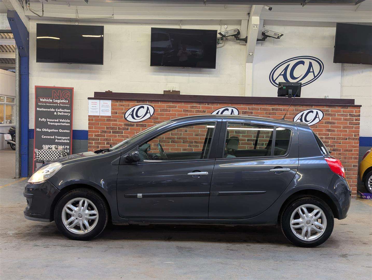 <p>2007 RENAULT CLIO PRIVILEGE 16V</p>