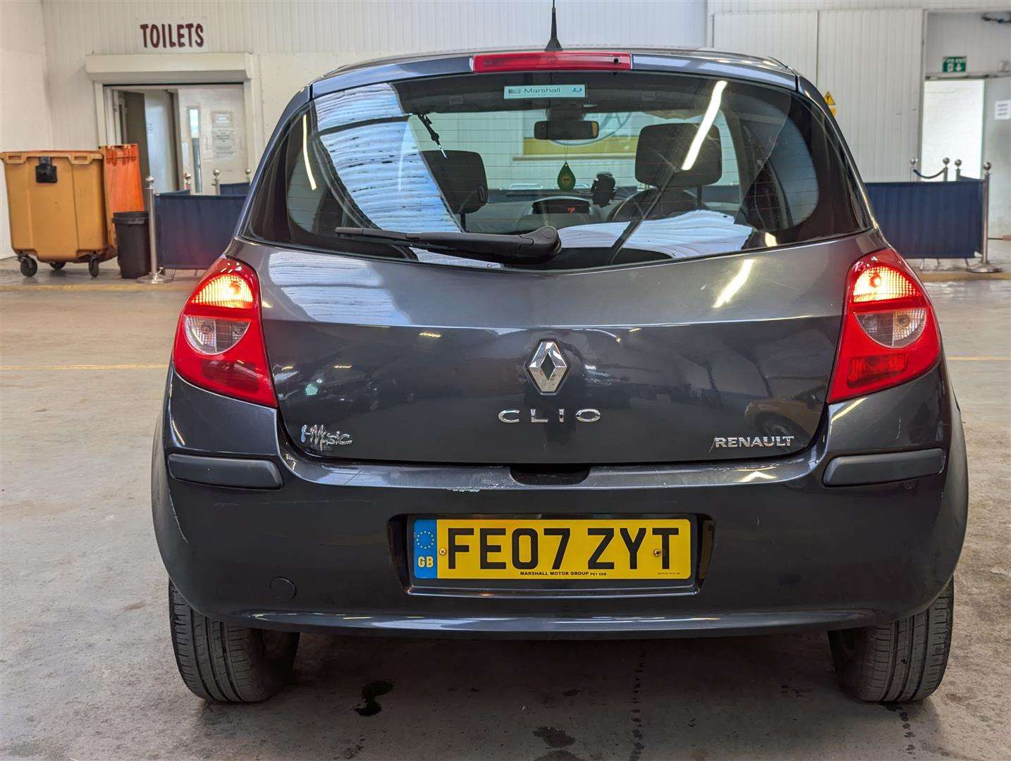 <p>2007 RENAULT CLIO PRIVILEGE 16V</p>