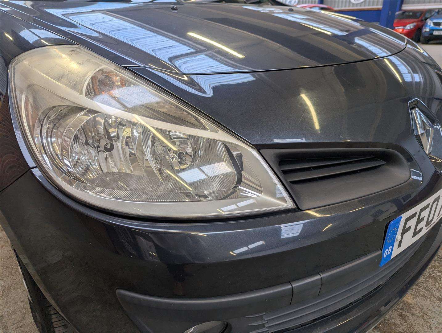 <p>2007 RENAULT CLIO PRIVILEGE 16V</p>