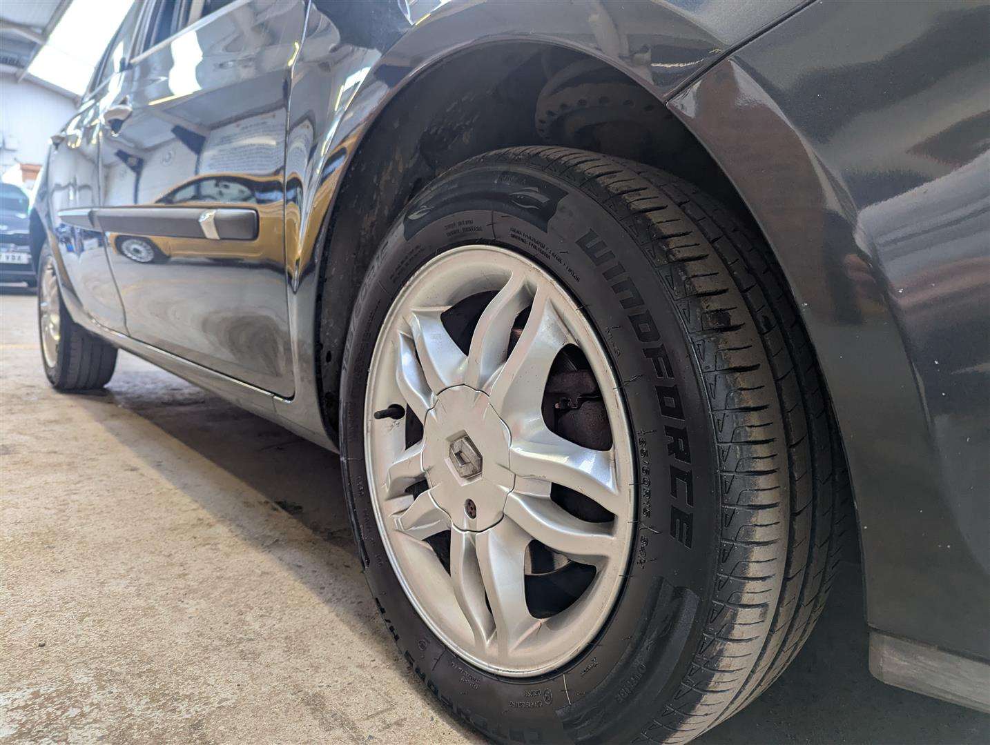 <p>2007 RENAULT CLIO PRIVILEGE 16V</p>